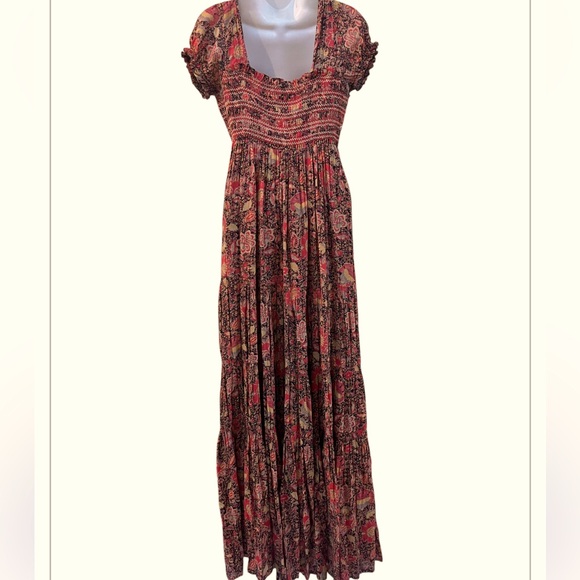 FREE PEOPLE Red Floral Getaway Maxi Dress Smocked Tiered Boho Peasant XS - Picture 5 of 9